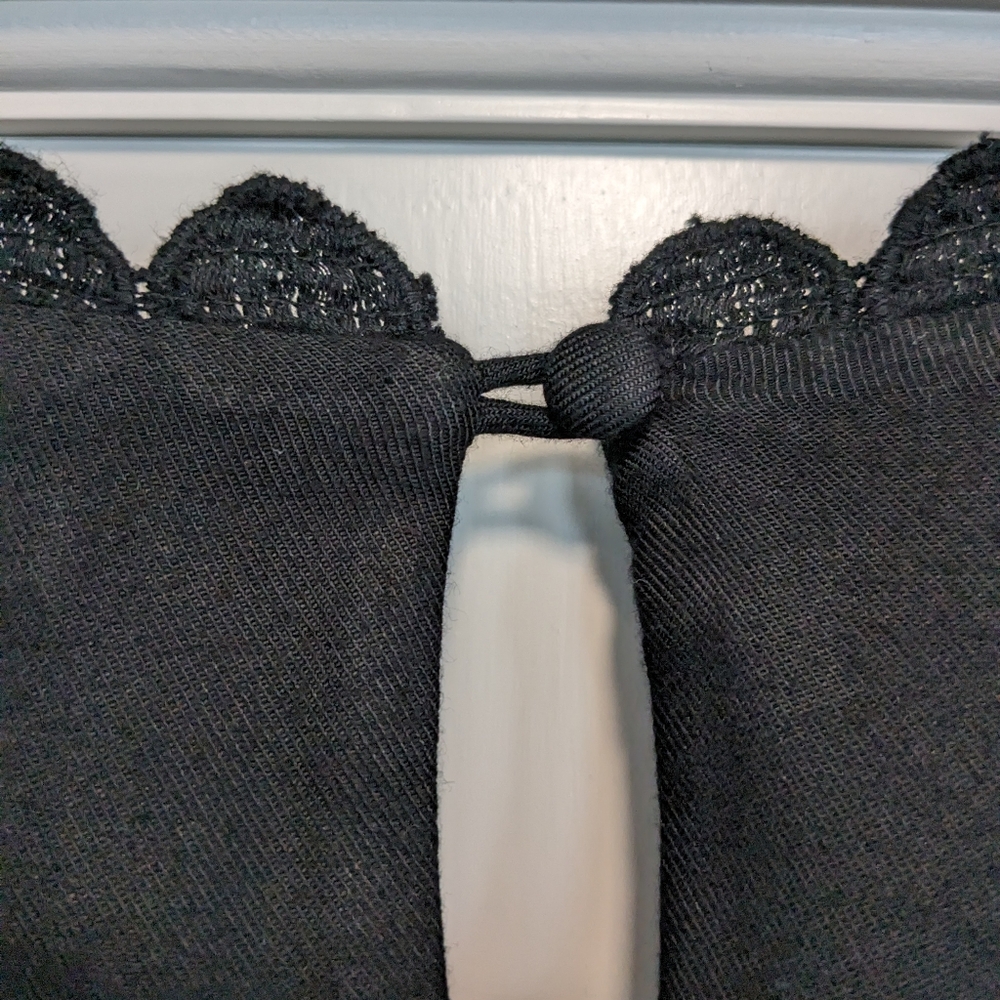 Boden Black Dress with Embroidered Details Sz 6 - Picture 5 of 10